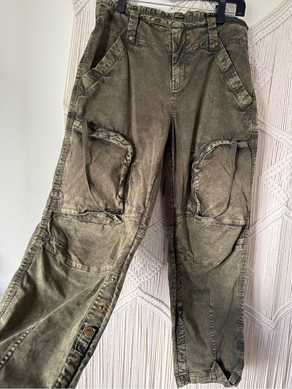 We the Free Can’t Compare Slouch Olive Green Mineral Washed Cargo Pant Utility S - Picture 4 of 16